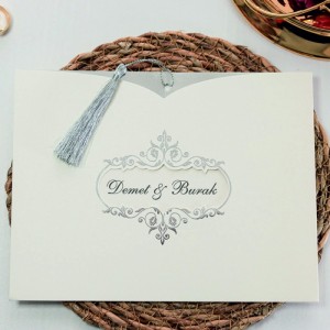 Zarfı Yatay Pencereli Gümüş Yaldızlı Püsküllü Davetiye