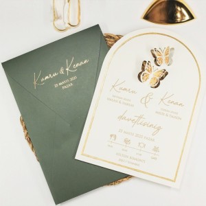 Yeşil Dikdörtgen Zarfa Yaldız Baskılı Kelebekli Davetiye