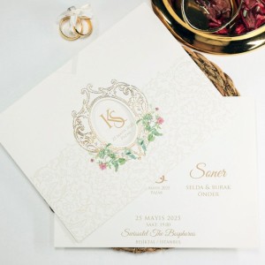 Ortası Pencereli Yaldız Çiçek Süslemeli Özel Davetiye Modeli