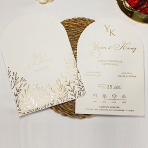 Oval Kesimli Krem Rengi Yaldız Süslemeli Düğün Davetiyesi