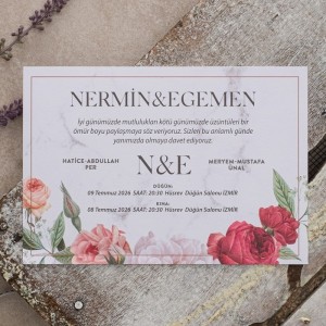 Yatay Kırmızı Çiçekli Beyaz Zarflı Düğün Davetiyesi