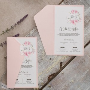 Dışı Pembe Soldan Katlamalı Geçmeli Ekonomik Davetiye