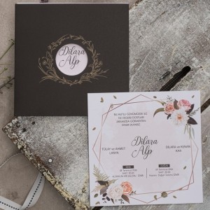 Yaldız Süslemeli Pencereli Kare Zarflı Düğün Davetiyesi