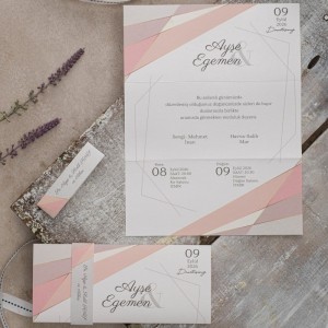 İçi Dışı Pembe Desenli Katlamalı Bantlı Zarfsız Davetiye