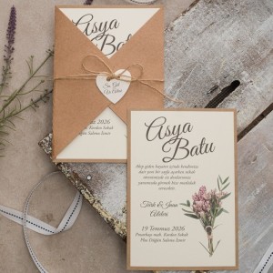 Dışı Kahverengi Sağdan Soldan Katlamalı Kalp Etiketli Davetiye