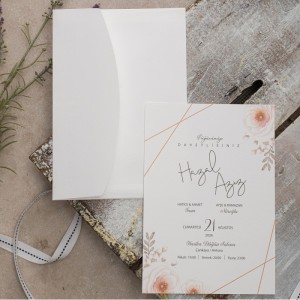 Beyaz Zarflı Çizgisel Çiçek Tasarımlı Davetiye Modeli