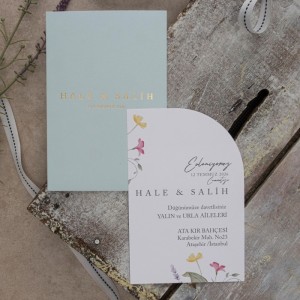 Açık Mavi Dikdörtgen Zarflı İçi Oval Kesim Davetiye Modeli