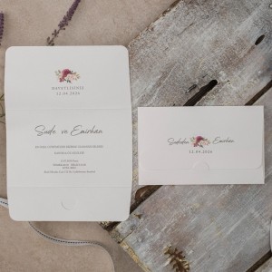 Sade Beyaz Katlamalı Geçmeli Çiçekli Zarfsız Davetiye Tasarımı