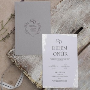 Gri Dikdörtgen Zarfa İsim Baskılı İçi Yaldız Süslü Düğün Davetiyesi
