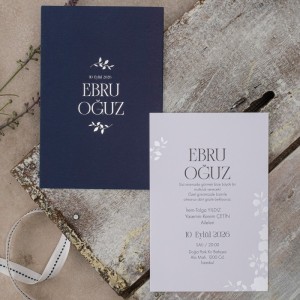 Lacivert Dikdörtgen Zarflı Gümüş Yaldız Baskılı Şık Düğün Davetiyes