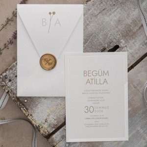 Sade Üçgen Kapak Zarflı Altın Mühürlü Davetiye Tasarımı