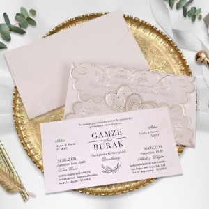 Açık Pembe Zarflı İçi Kalpli Özel Kesim Düğün Davetiyesi