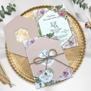 İçi Çiçek Tasarımlı Dışı Pembe Özel Kesim İpli Düğün Davetiyesi