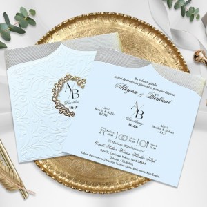 Beyaz Kabartma Dokulu Yaldız Süslemeli Zarflı Lüks Davetiye Modeli