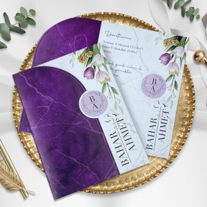 Soldan Katlamalı Mor Çiçek Figürlü Düğün Davetiyesi
