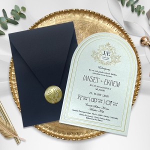 Siyah Dikey Üçgen Kapak Zarflı Mühür Etiketli Düğün Davetiyesi