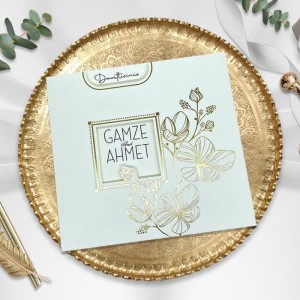 Özel Kesim Pencereli Zarfa Yaldız Süslemeli Düğün Davetiyesi