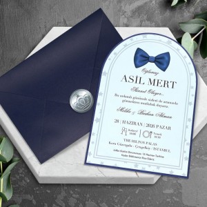 İçi Oval Kesim Papyonlu Lacivert Zarfa Mühür Etiketli Sünnet Davetiyesi