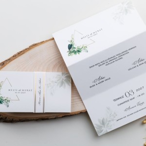 Sade Yaprak Desenli Üçe Katlamalı Kuşaklı Davetiye