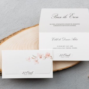 Dışı Sade Çiçekli Tasarımlı Katlamalı Düğün Davetiyesi