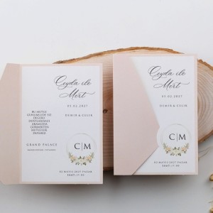 Soldan Katlamalı Geçmeli Pembe Zarfsız Davetiye