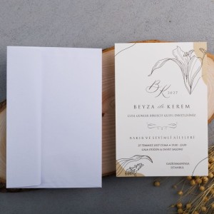 Sade Çizimden Çiçek Tasarımlı Beyaz Zarflı Davetiye