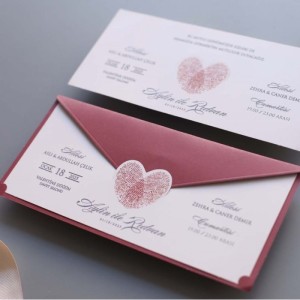 Katlamalı Parmak İzi Kalpli Davetiye