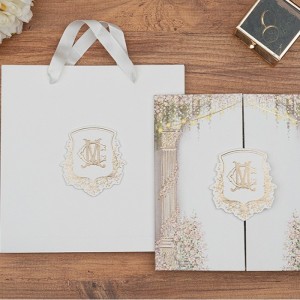 Krem Çiçek Mizanpajlı Mukavva Katlamalı Çantalı Düğün Davetiyesi