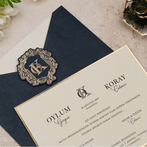 Lacivert Üst Açık Zarflı Aksesuarlı Şık Düğün Davetiyesi