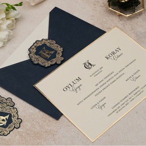 Lacivert Üst Açık Zarflı Aksesuarlı Şık Düğün Davetiyesi
