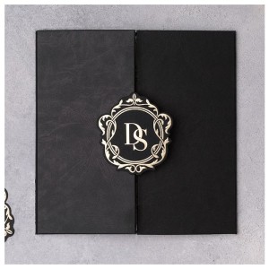 Siyah Ortaya Katlanan Yaldız Süslü Jelatinli Düğün Davetiyesi