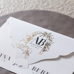 Üstten Katlamalı Özel Kesim Dışı Baskılı Düğün Davetiyesi