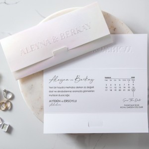 Dışı Kabartma Baskılı Üstten Katlamalı Geçmeli Davetiye Modeli