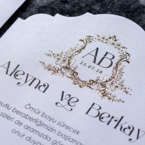 İçi Özel Kesim Fantezi Kağıttan Beyaz Zarflı Davetiye