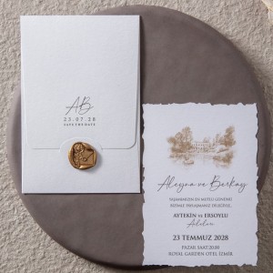 Kenarları Tırtıklı Beyaz Zarflı Mühürlü Düğün Davetiyesi