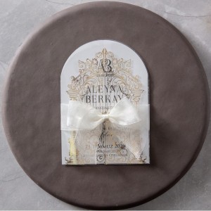 Dışı Oval Şeffaf Aydıngere Yaldız Baskılı Fiyonklu Özel Tasarımı Davetiye