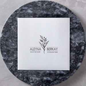 Beyaz Fantazi Kağıda Siyah Baskılı Sade Düğün Davetiyesi