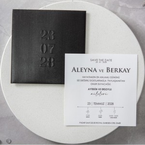 Siyah Fantazi Kağıda Kabartma Baskılı Sade Düğün Davetiyesi