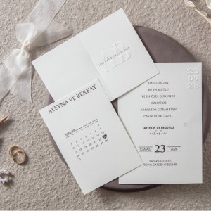 Üç Parçalı Dokulu Baskılı Fiyonklu Davetiye Modeli