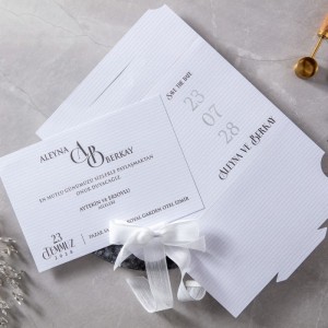 Zarfı Dikdörtgen Geçmeli Organze Fiyonklu Davetiye Tasarımı