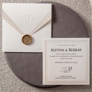 Kare Kabartma Dokulu Laklı Özel Mühürlü Düğün Davetiyesi
