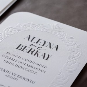 İçi Zarfı Kabartma Desenli Sade Davetiye Modeli