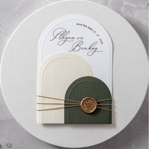 Oval Üçe Katlanan Tasarımlı İpli Mühürlü Özel Davetiye Modeli