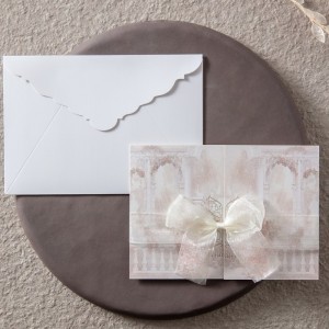 İçi Üçe Katlanan Ortası Fiyonklu Zarfı Özel Kesim Düğün Davetiyesi