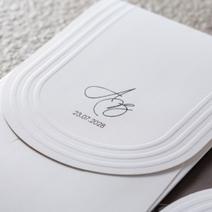 Sade İçi Zarfı Kabartma Dokulu Oval Düğün Davetiyesi