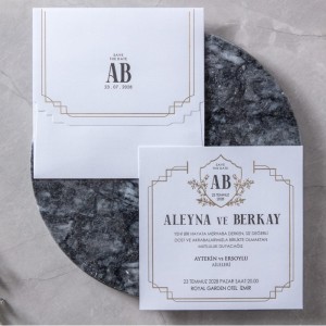 Kare Beyza Zemine Sade Yaldız Süslemeli Davetiye Modeli
